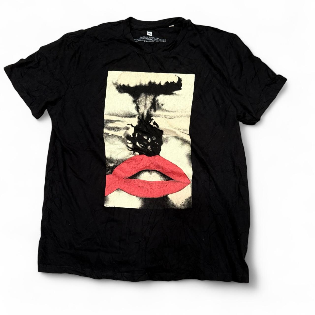 Men's black T-shirts